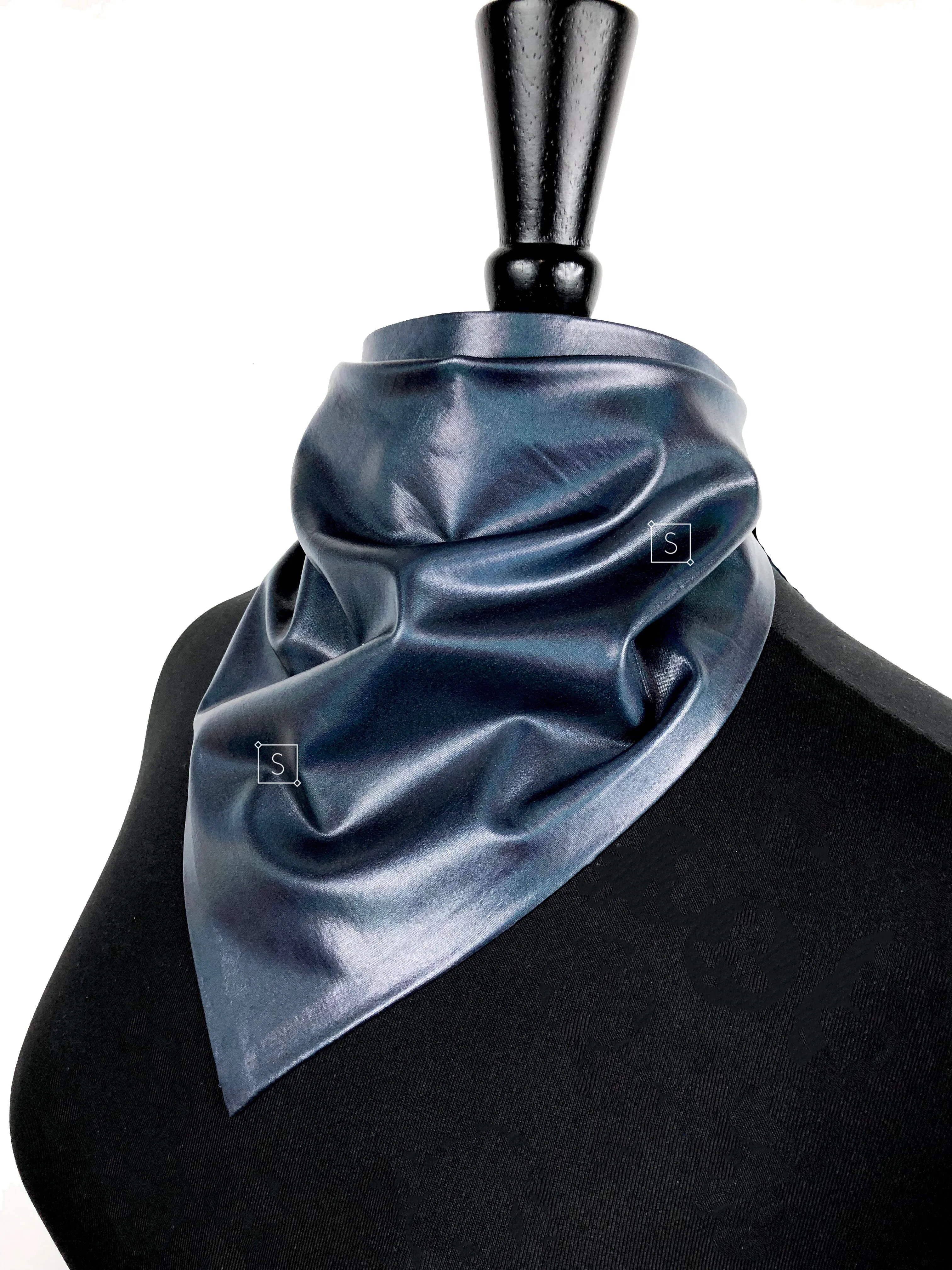 Holographic Bandana