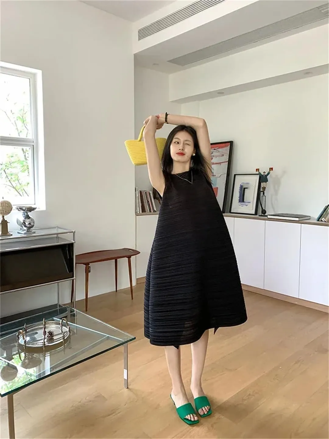 Women's Pleated Loose Plus Size Dress Solid Sleeveless Crewneck A-Line Casual Midi Dresses