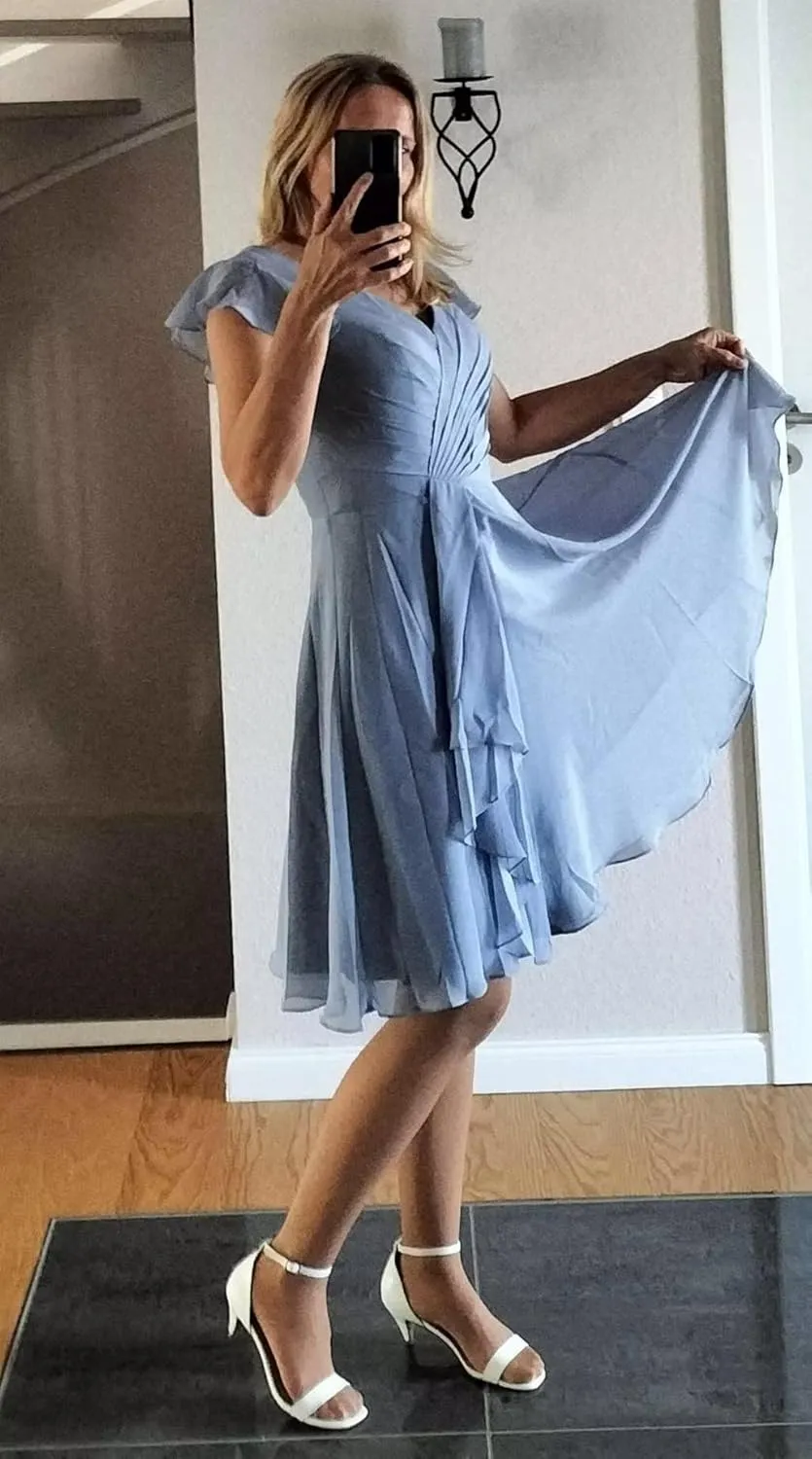 Women's V Neck Short Bridesmaid Dresses Chiffon 2025 A-line Ruffles Formal Evening Gowns AU127